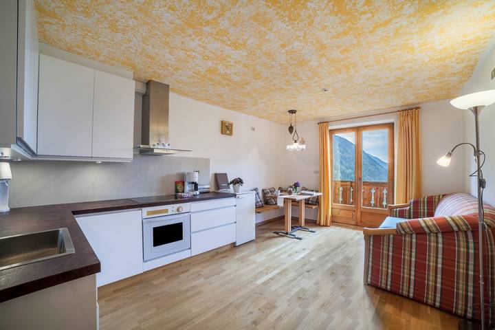 Ganze Wohnung, Ferienunterkunft "Oacherhof Ferienwohnung Hochwart" mit Wlan in Stubaier Alpen, St. Leonhard in Passeier