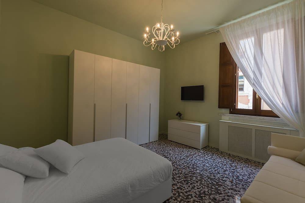 Ganze Wohnung, Alighieri Theatre charming suite in Ravenna, Ravenna Provinz