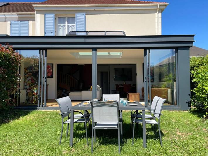 Location de vacances pour 6 personnes, avec balcon et jardin à Magny-le-Hongre