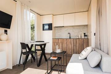 Camping für 2 Personen, mit Terrasse und Seeblick sowie Balkon/Terrasse in Südholland