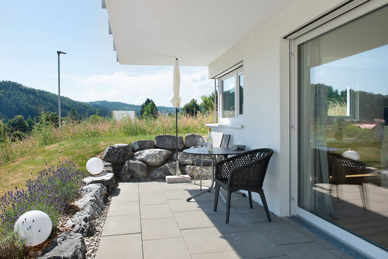 Ferienwohnung 'Aura Untergeschoss' mit privater Terrasse, privatem Garten und Wi-Fi in Bodman-Ludwigshafen, Landkreis Konstanz