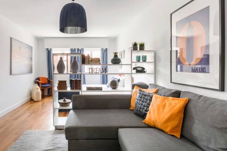 Entire apartment, Apartment 'Alfa Graça' with Balcony and Wi-Fi in Santa Engrácia, São Vicente (Lisbon)