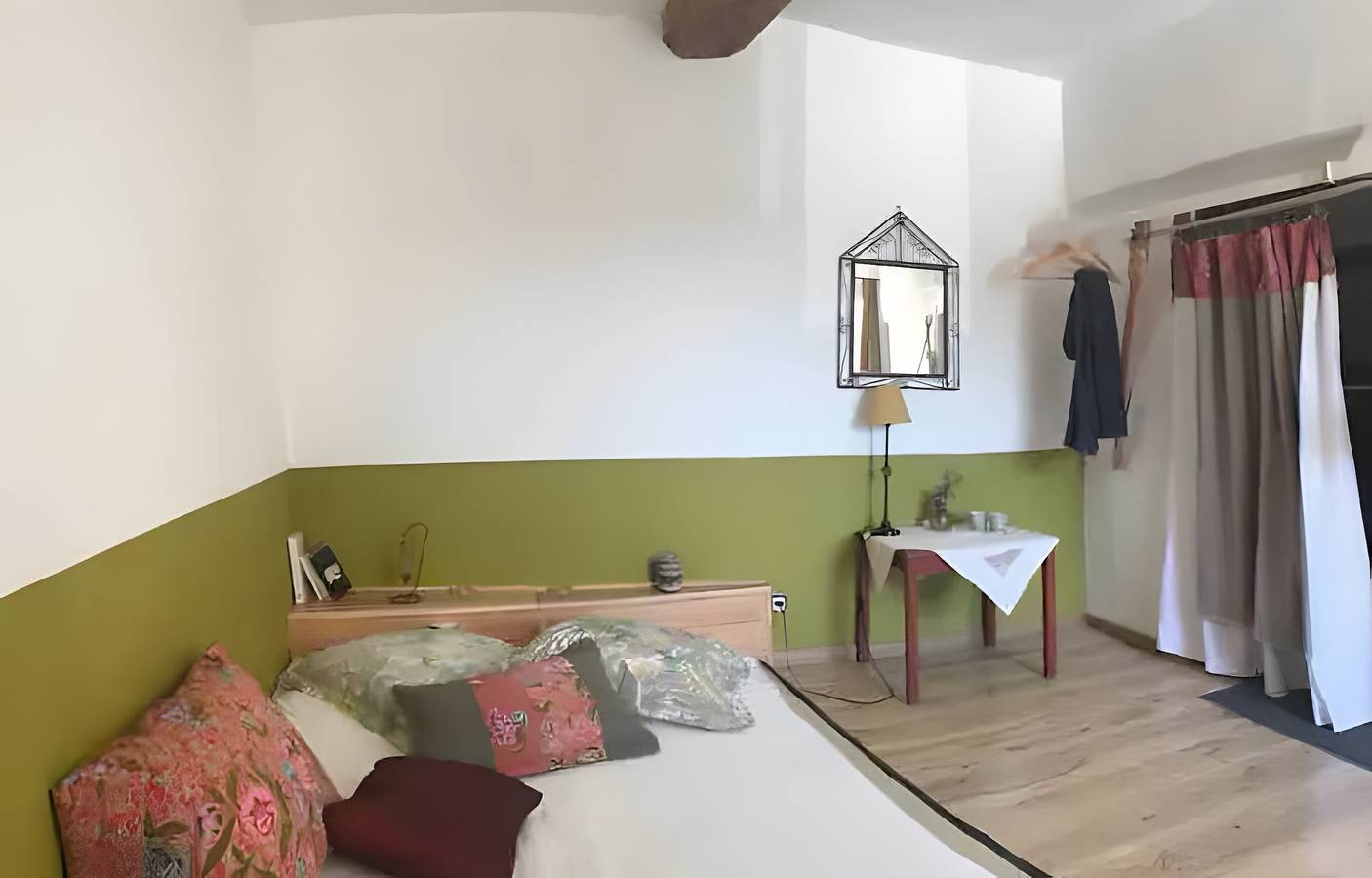 Apartamento entero, Apartamento 'Maison La Placette, Plan D'eau' con balcón, Wi-Fi y aire acondicionado in Sisteron, Forcalquier region