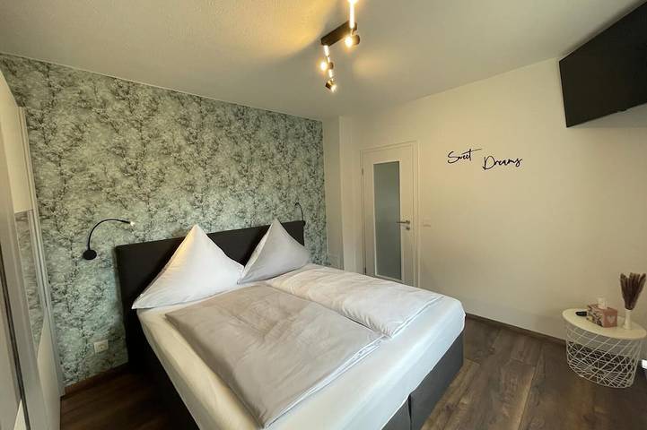 Ganze Wohnung, Moderne Ferienwohnung am Rande des Harzes, 5km von Wernigerode entfernt in Schmatzfeld, Nordharz