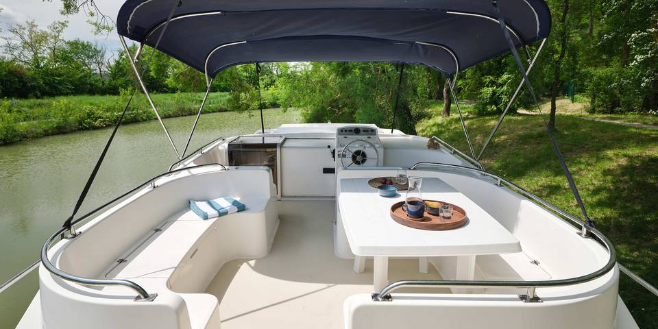 Bateau pour 12 personnes, avec terrasse et balcon/terrasse dans Côte-d'Or - 3