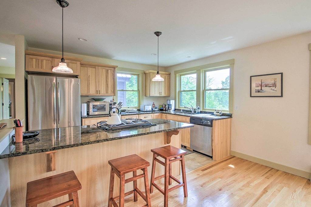 Neu! Haus mit Feuerstelle, 10 Minuten zum Attitash Mtn Resort in Jackson (NH), White Mountain National Forest