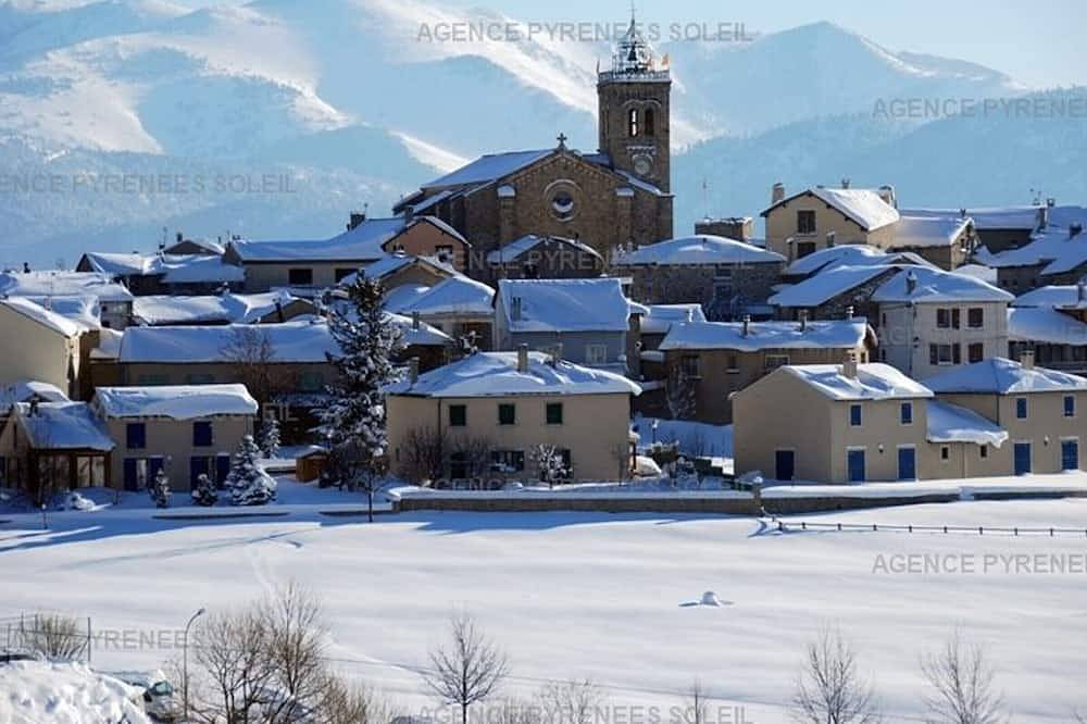 Appartement entier, T2 4 personnes avec parking et casier à skis à 300m des commerces in Les Angles, Parc naturel régional des Pyrénées catalanes