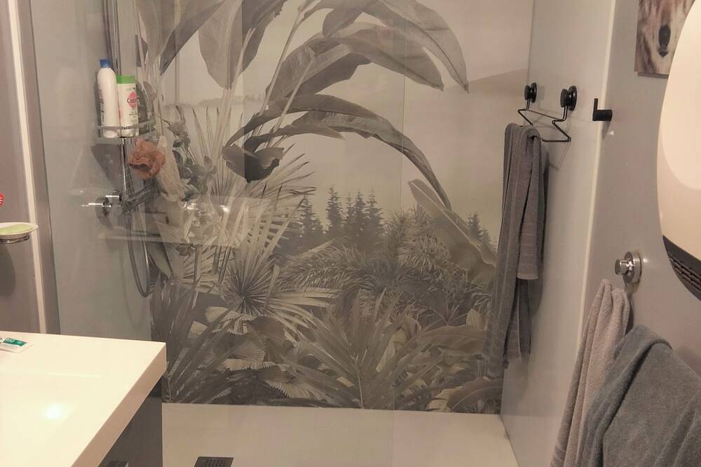 Casa con vistas al lago y las montañas in Le Lac-d'Issarlès, Macizo Central