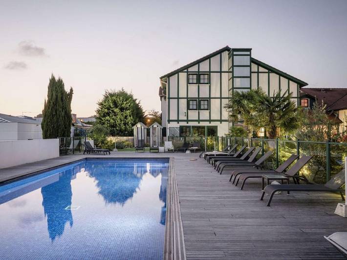 Hôtel pour 4 personnes, avec piscine et jardin, animaux acceptés