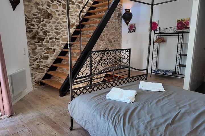 Maison de vacances pour 32 personnes, avec terrasse et jardin, animaux acceptés