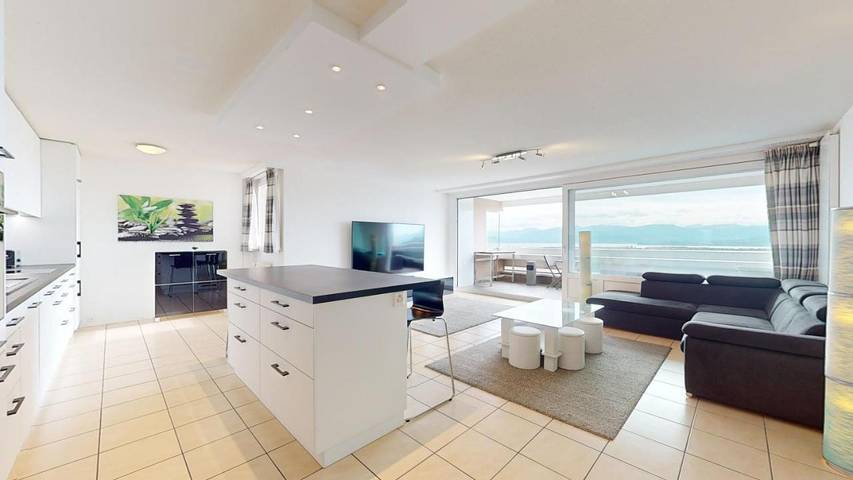 Gîte pour 4 personnes, avec vue sur le lac ainsi que balcon et vue à Gland
