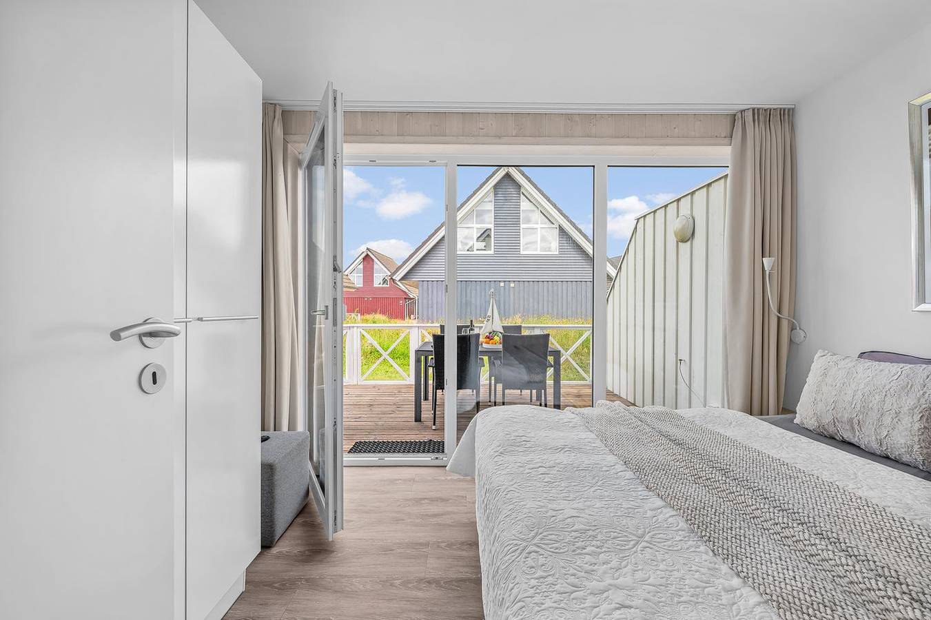 Ferienhaus "Meeresbrise" mit Sauna, etwas Meerblick und 70 m zum Strand in Wendtorfer Strand, Wendtorf