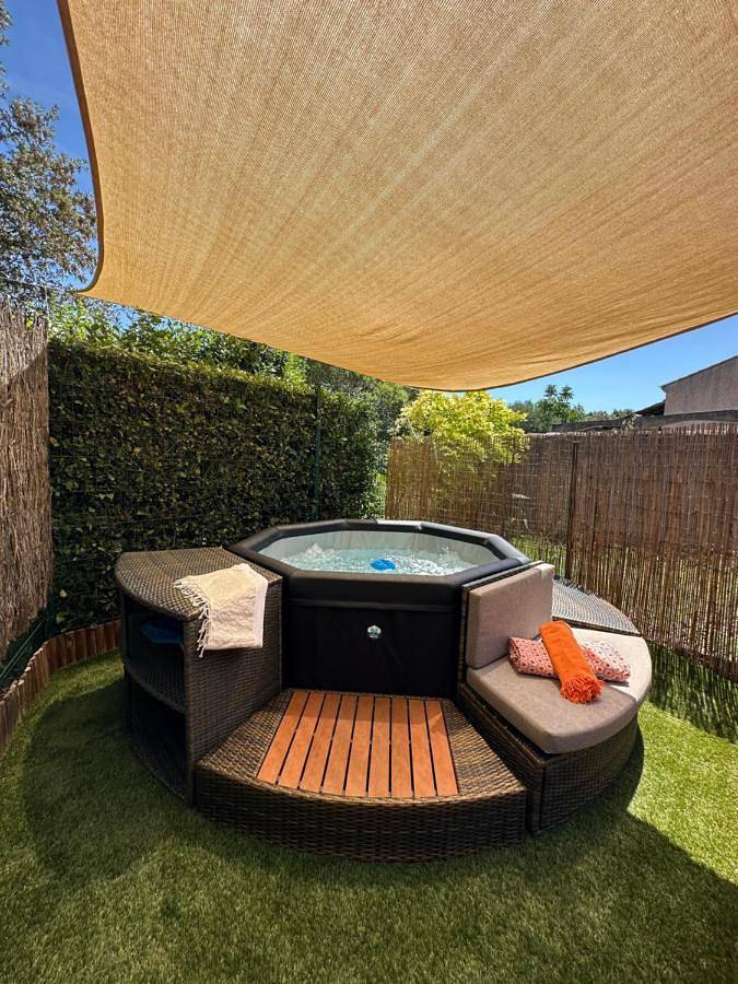 Villa pour 6 personnes, avec Jacuzzi et Terrasse