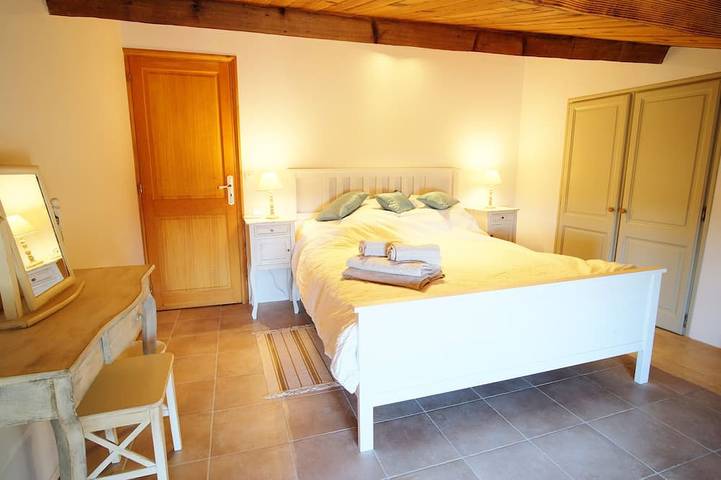 Location de vacances pour 4 personnes, avec jardin et terrasse à Neffiès - 2