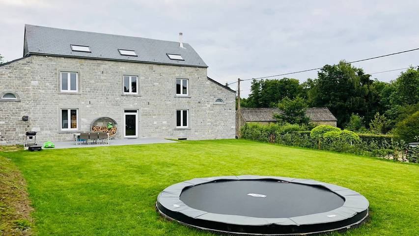 Ferienhaus für 10 Personen, mit Pool und Whirlpool sowie Garten, mit Haustier in Belgien