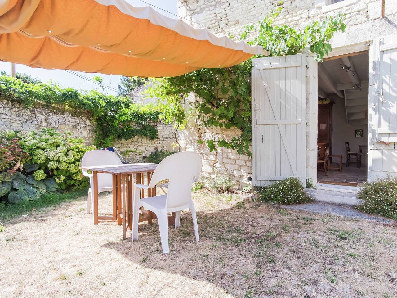 Casa rural en Puygareau cerca de Poitiers in Saint-Genest-d'Ambière, Vienne