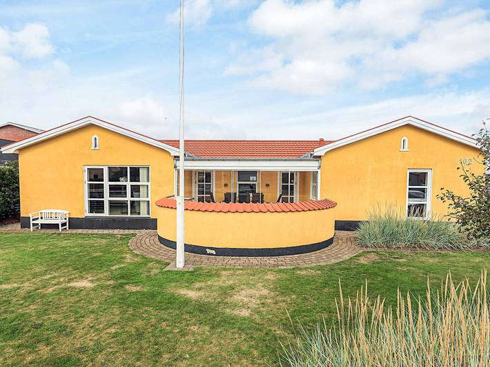 Hus för 8 Personer, med trädgård och terass, barnvänlig i Nordjylland