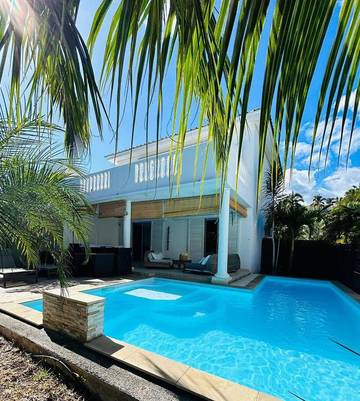 Cottage pour 8 personnes, avec jardin ainsi que piscine et vue dans Port de Saint-Gilles les Bains