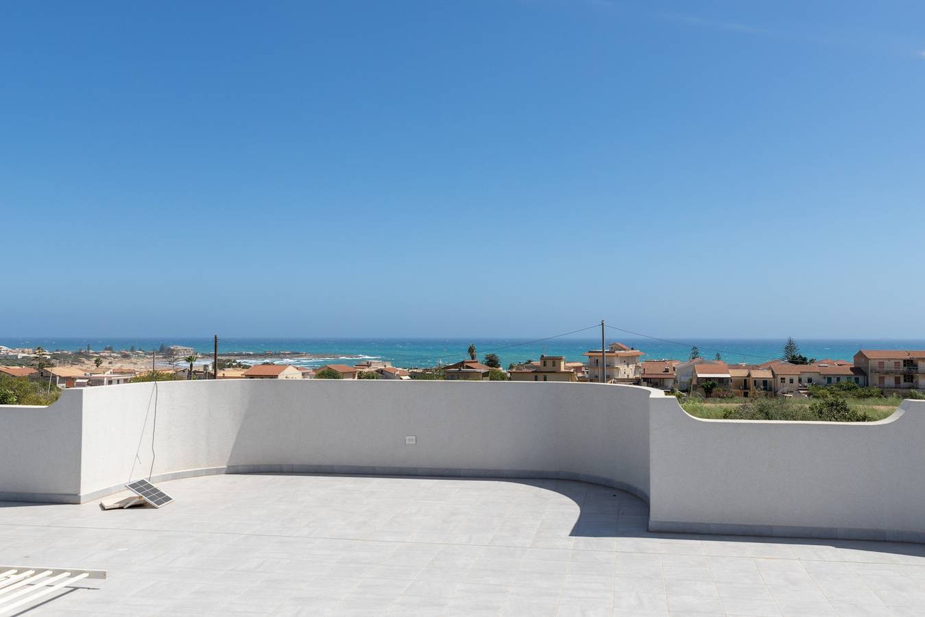 Villa 'Primavera' avec vue sur la mer, terrasse privée et climatisation in Marina di Modica, Modica