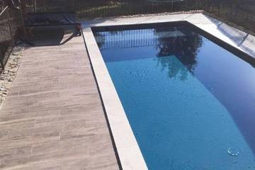 Location de vacances pour 8 personnes, avec jardin à Jouques