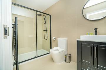 Apartment for 2 People in Birmingham, Birmingham Area, Photo 4