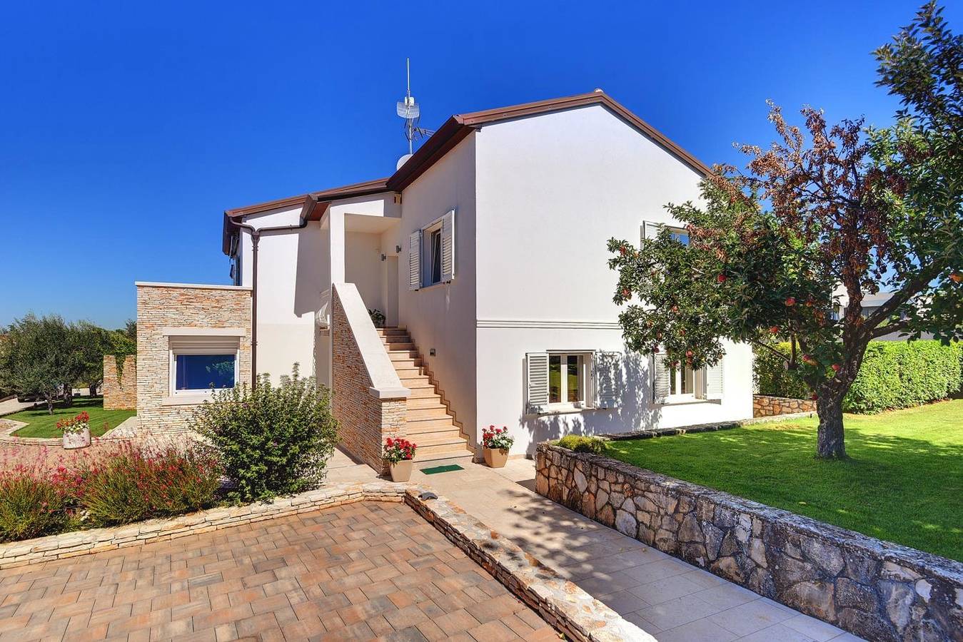 Romantische Villa mit Pooll, Sauna, Gym, Fahrräder, Ping-Pong, Bbq in Kanfanar, Zentralistrien