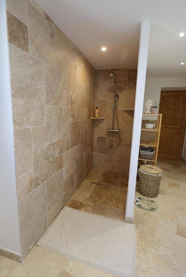 Appartement entier, Two-Bedroom Apartment in Lavilledieu, Ardèche