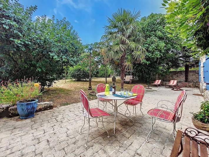 Location de vacances pour 6 personnes, avec terrasse à Sainte-Gemme - 4