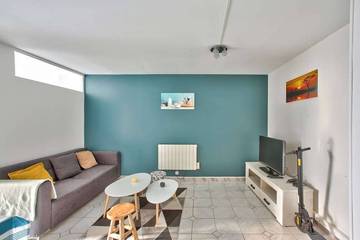 Gîte pour 6 personnes, avec terrasse à Évry