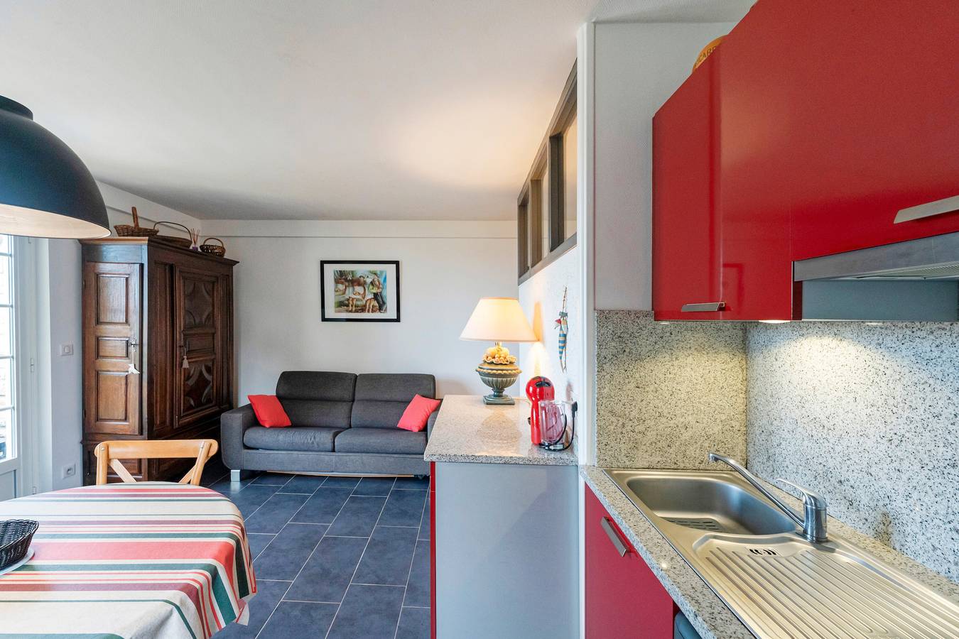 Apartamento entero, Apartamento 'Entre Tierra y Mar' con vistas al mar, terraza privada y Wi-Fi in Ciboure, Region de Bayona