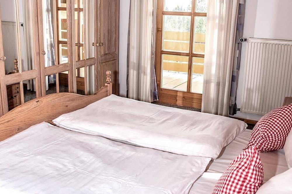 Ganze Wohnung, Ferienhaus mit Balkon und Terrasse in Büchelberg, Windorf