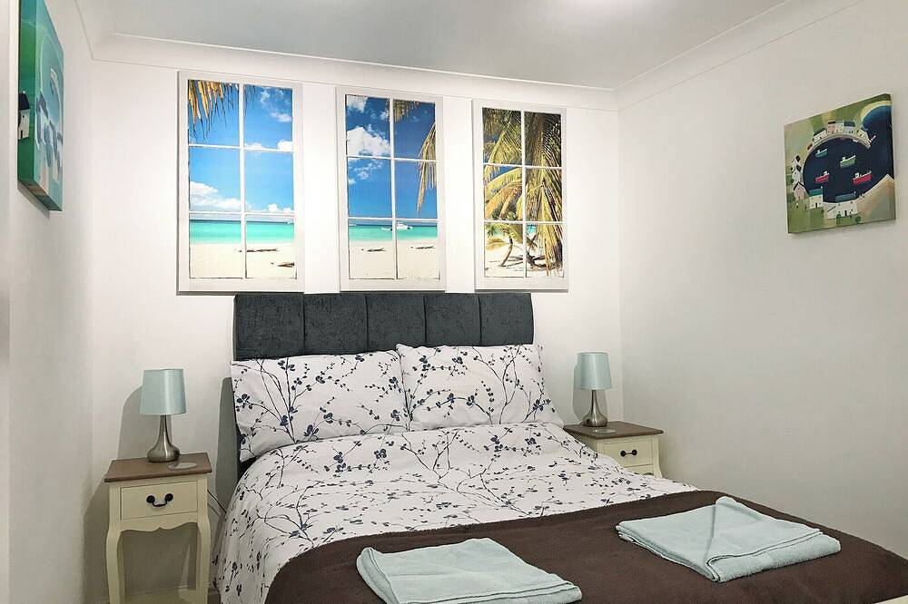 2 bedroom accommodation in Falmouth in Falmouth (Cornwall), Cornwall
