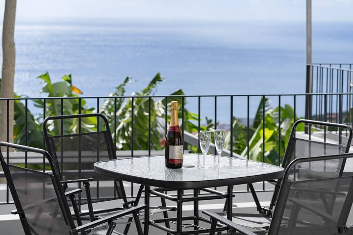 Location de vacances pour 4 personnes, avec balcon à Câmara de Lobos