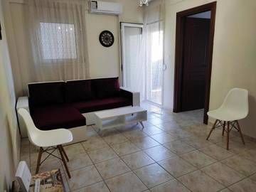 Gîte pour 3 personnes, avec terrasse à Serrès