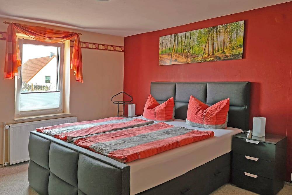 Ganze Wohnung, Gemütliche, geräumige Ferienwohnung in idyllischer Lage in Sprötau, Thüringer Kernland