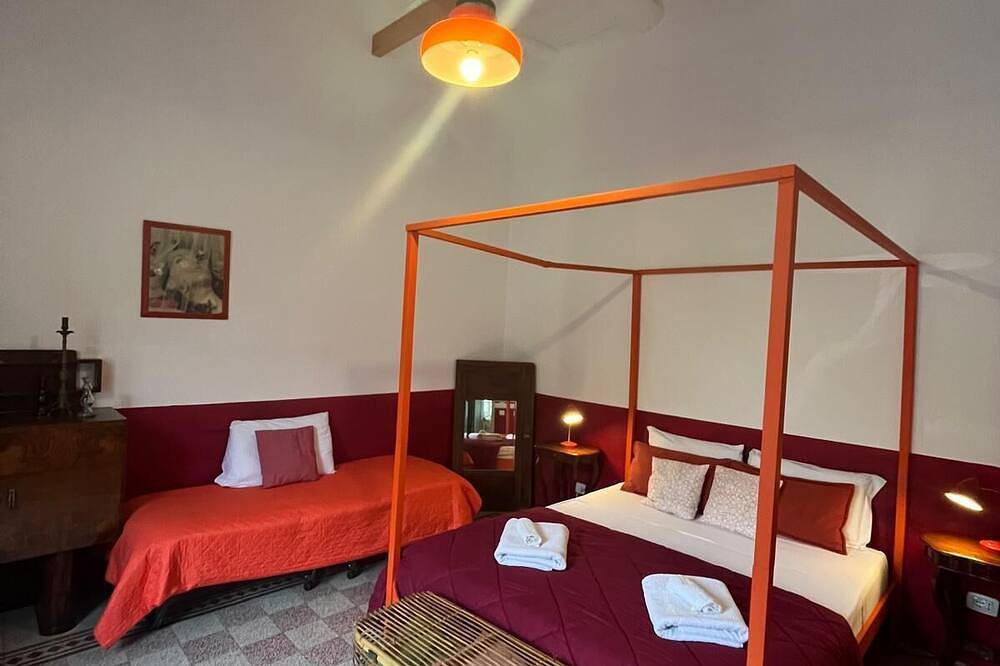 Ganze Wohnung, Cavour Charming terraced apartment in the Historic Center of Naples in Neapel, Neapel Provinz