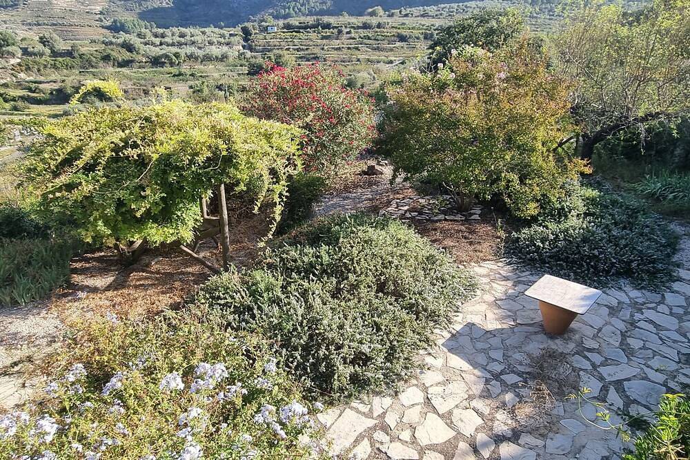 House with spectacular mountain views. in Vall de Gallinera, Interior de Alicante