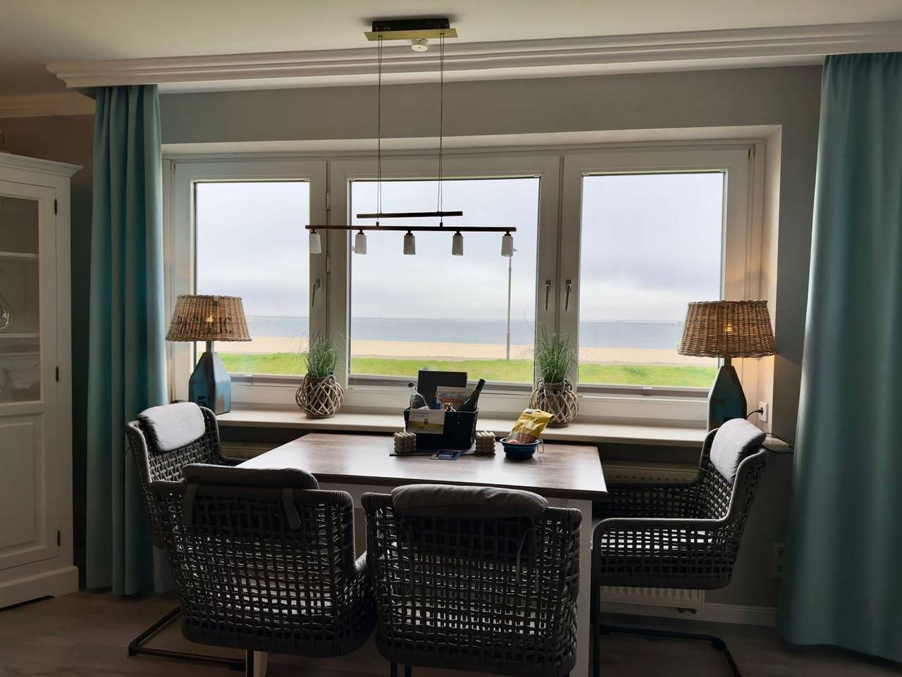 Ganze Ferienwohnung, Strand & Meer - Gemütliche drei Zimmer Wohnung mit fantastischem Meerblick in Hörnum. in Hörnum, Sylt