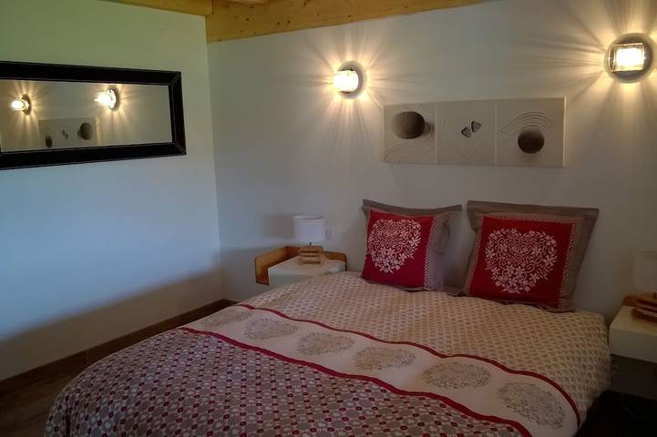 Location de vacances pour 4 personnes, avec jardin ainsi que piscine et terrasse à Ossès - 3