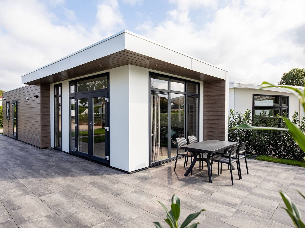 Stilvolles Chalet mit Teichblick in IJssel