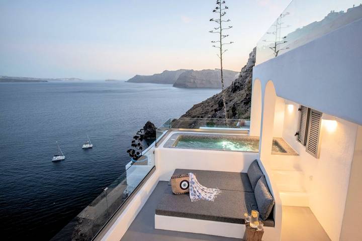 Villa for 5 people, with terrace and ocean view in Oia