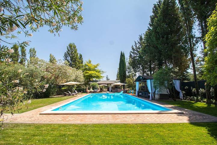 Villa per 23 persone, con giardino e piscina - 1