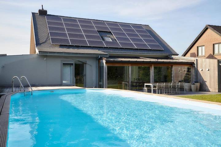 Location de vacances pour 12 personnes, avec Terrasse et Jardin ainsi que Piscine et Sauna dans Westvleteren (bière)