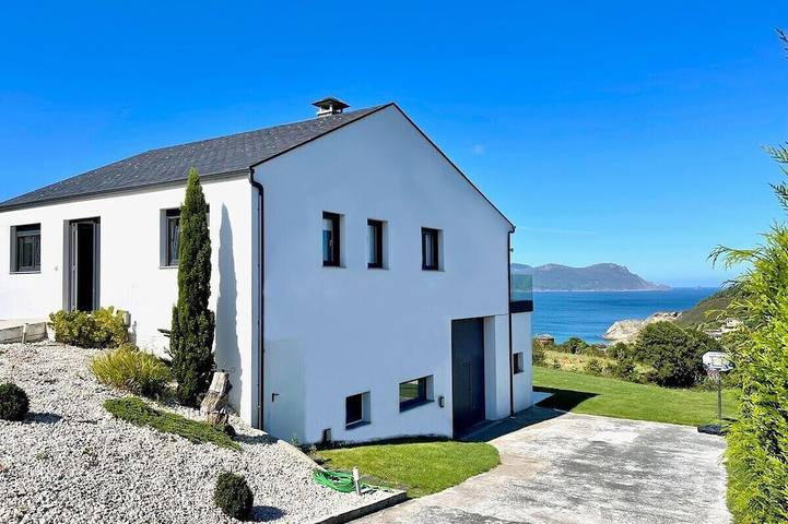 Casa rural para 6 personas, con balcón y jardín en Ortigueira