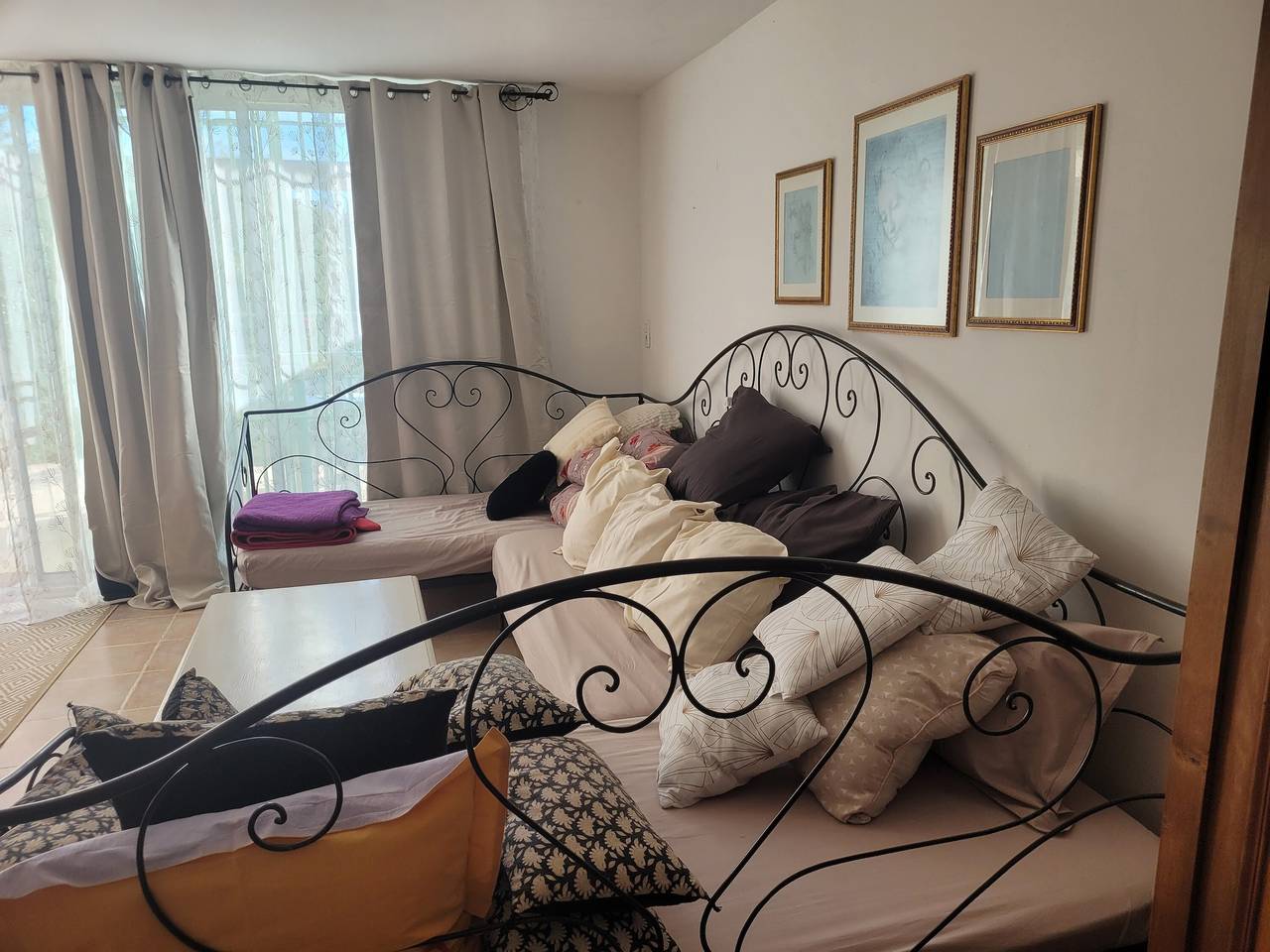 Gîte « Mas Cornille » avec vue sur la montagne, Wi-Fi et climatisation in Fontvieille, Région d'Arles