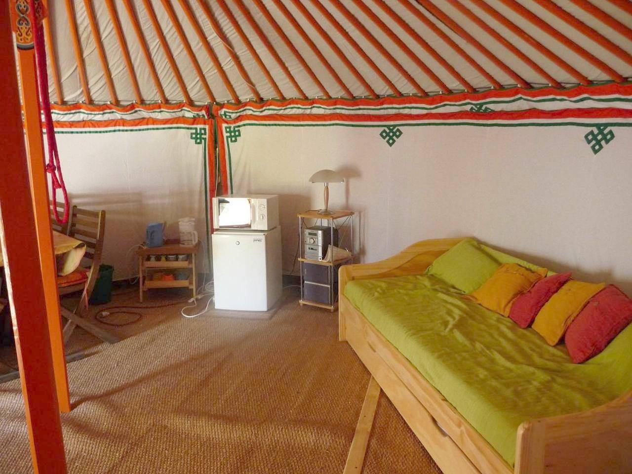 Tent (4 Adults) in Villeneuve-lès-Avignon, Région de Nîmes