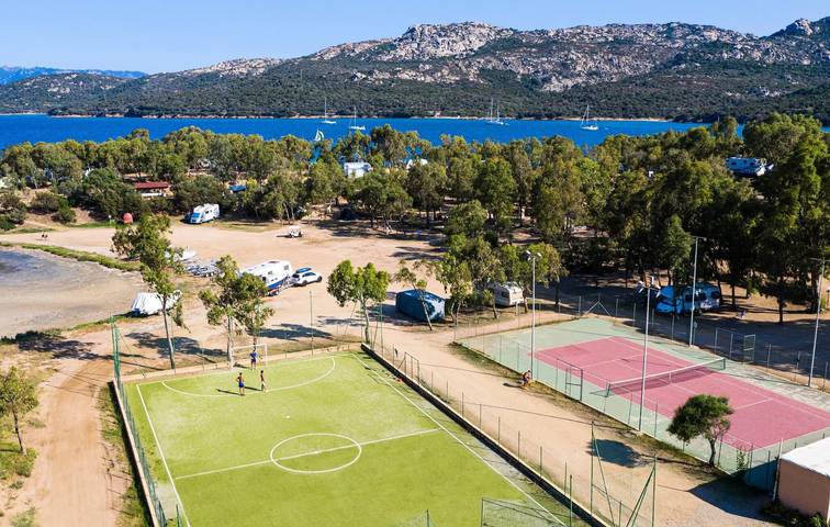 Camping pour 4 personnes, avec terrasse et piscine dans Sardaigne du Nord - 3