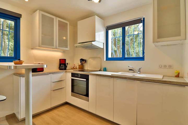 Gîte pour 4 personnes, avec jardin et jacuzzi ainsi que terrasse et piscine à Peymeinade - 4