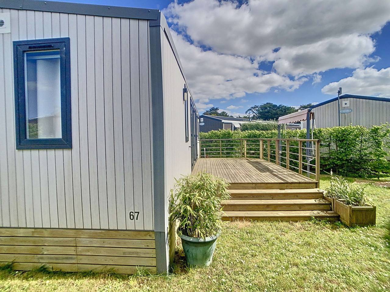 Mobil-Home Confort 6 Pers, 3 Chambres, 2 Sdb, Terrasse, Piscine, Plage Proche in Jullouville, Côte de la Déroute