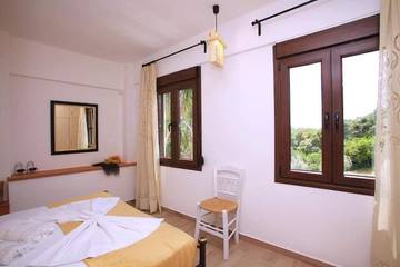 Villa for 3 People in Skopelos, Decentralized Administration of Thessaly - Central Greece, Photo 2